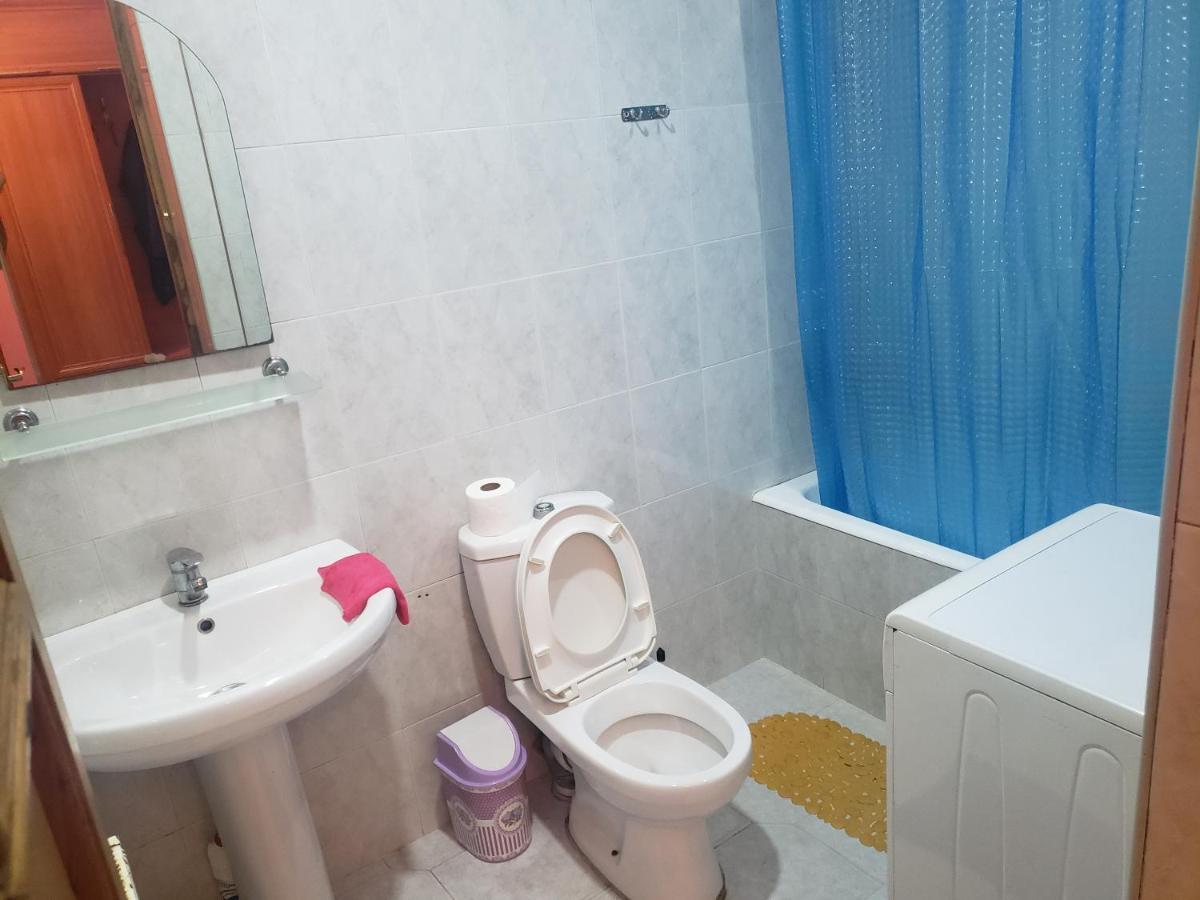 Intercity Hostel バトゥーミ エクステリア 写真