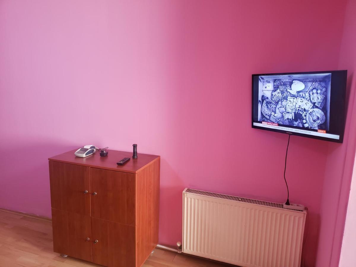 Intercity Hostel バトゥーミ エクステリア 写真