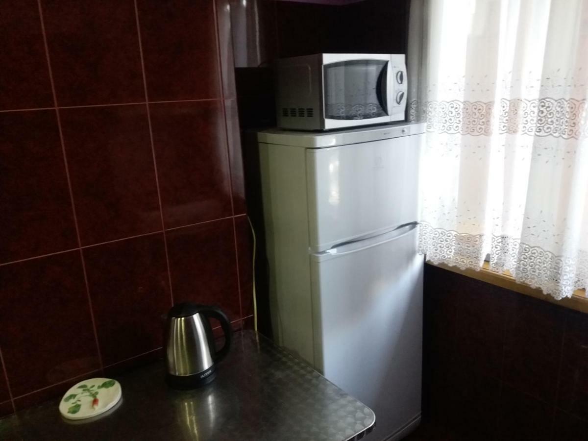 Intercity Hostel バトゥーミ エクステリア 写真
